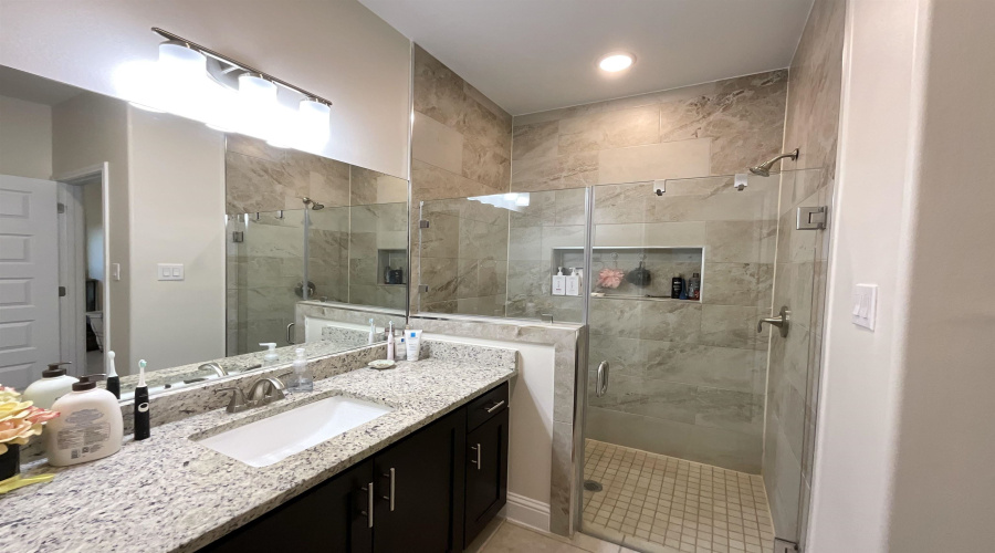 9957 Grotto Dr., Laredo, Texas 78045, 4 Bedrooms Bedrooms, 6 Rooms Rooms,2 BathroomsBathrooms,Residential,For Sale,9957 Grotto Dr.,20254353 9957 Grotto Dr., Laredo, Texas 78045, 4 Bedrooms Bedrooms, 6 Rooms Rooms,2 BathroomsBathrooms,Residential,For Sale,9957 Grotto Dr.,20254353