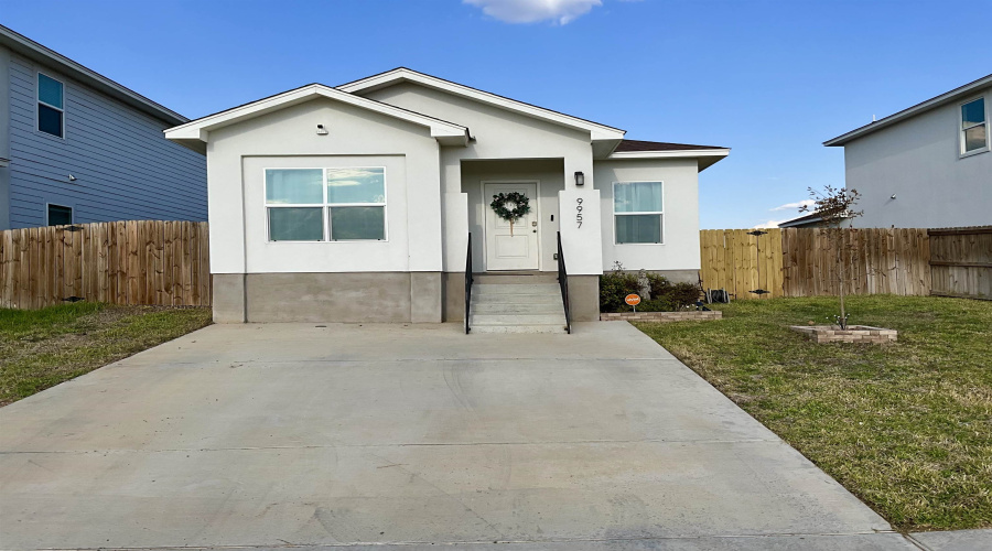 9957 Grotto Dr., Laredo, Texas 78045, 4 Bedrooms Bedrooms, 6 Rooms Rooms,2 BathroomsBathrooms,Residential,For Sale,9957 Grotto Dr.,20254353 9957 Grotto Dr., Laredo, Texas 78045, 4 Bedrooms Bedrooms, 6 Rooms Rooms,2 BathroomsBathrooms,Residential,For Sale,9957 Grotto Dr.,20254353