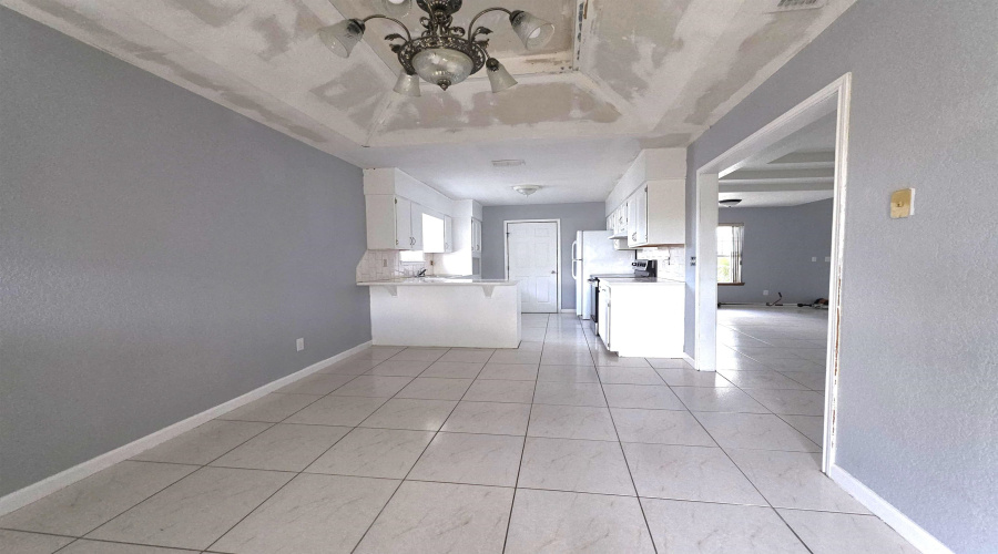 415 Falcon Ave., Zapata, Texas 78076, 3 Bedrooms Bedrooms, 6 Rooms Rooms,2 BathroomsBathrooms,Residential,For Sale,415 Falcon Ave.,20254354