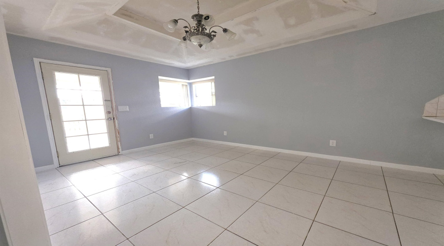 415 Falcon Ave., Zapata, Texas 78076, 3 Bedrooms Bedrooms, 6 Rooms Rooms,2 BathroomsBathrooms,Residential,For Sale,415 Falcon Ave.,20254354