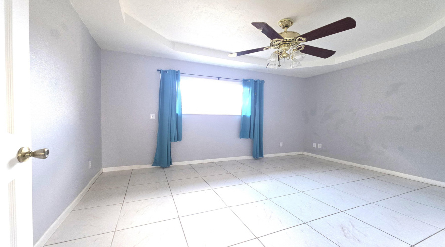 415 Falcon Ave., Zapata, Texas 78076, 3 Bedrooms Bedrooms, 6 Rooms Rooms,2 BathroomsBathrooms,Residential,For Sale,415 Falcon Ave.,20254354