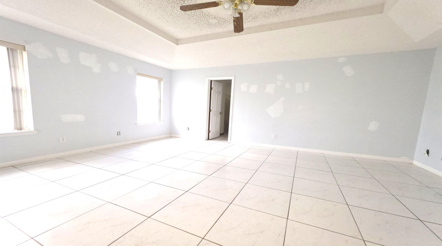 415 Falcon Ave., Zapata, Texas 78076, 3 Bedrooms Bedrooms, 6 Rooms Rooms,2 BathroomsBathrooms,Residential,For Sale,415 Falcon Ave.,20254354