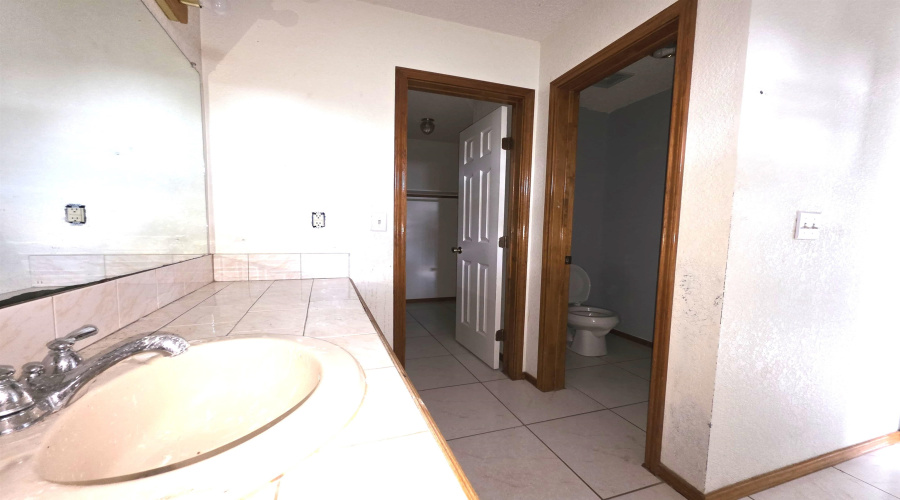 415 Falcon Ave., Zapata, Texas 78076, 3 Bedrooms Bedrooms, 6 Rooms Rooms,2 BathroomsBathrooms,Residential,For Sale,415 Falcon Ave.,20254354