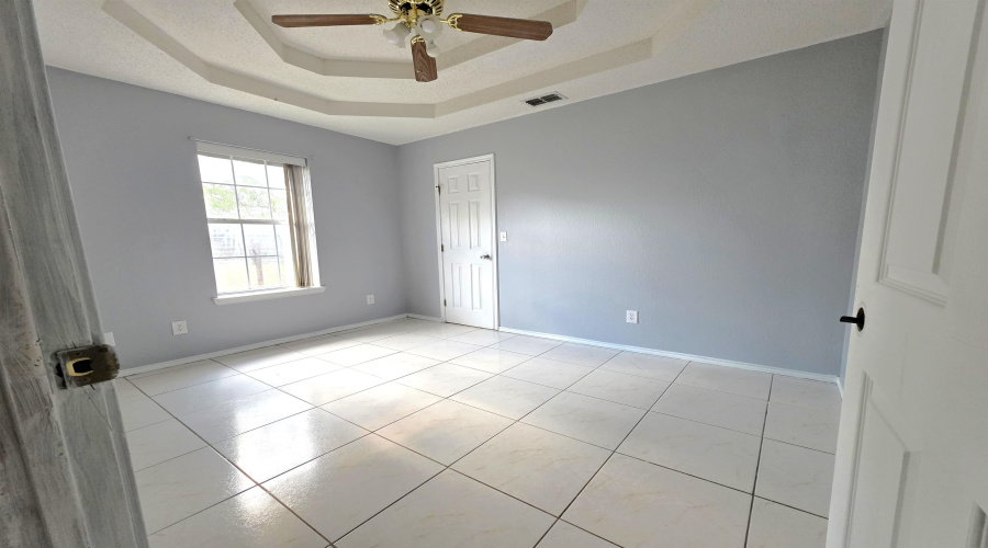 415 Falcon Ave., Zapata, Texas 78076, 3 Bedrooms Bedrooms, 6 Rooms Rooms,2 BathroomsBathrooms,Residential,For Sale,415 Falcon Ave.,20254354