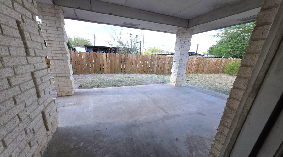 415 Falcon Ave., Zapata, Texas 78076, 3 Bedrooms Bedrooms, 6 Rooms Rooms,2 BathroomsBathrooms,Residential,For Sale,415 Falcon Ave.,20254354