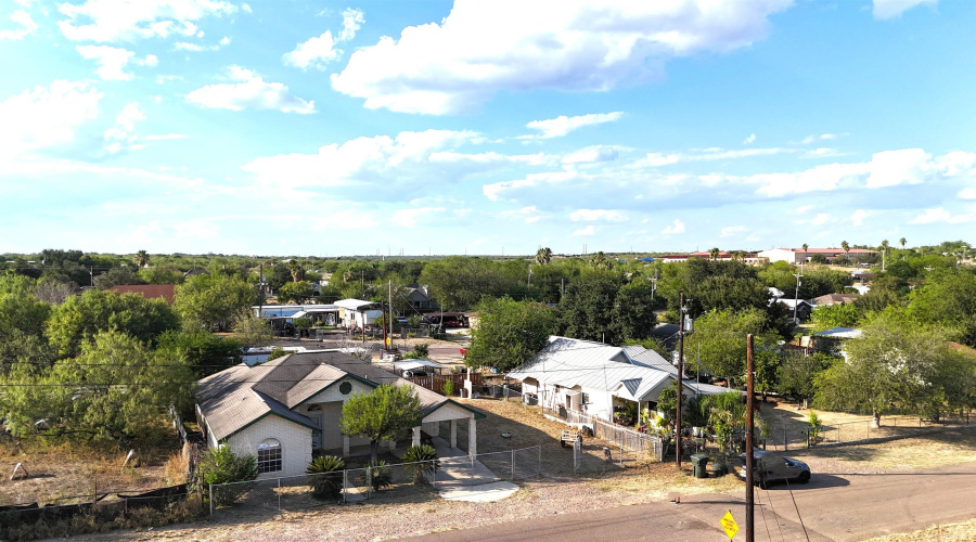 415 Falcon Ave., Zapata, Texas 78076, 3 Bedrooms Bedrooms, 6 Rooms Rooms,2 BathroomsBathrooms,Residential,For Sale,415 Falcon Ave.,20254354