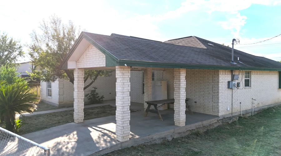 415 Falcon Ave., Zapata, Texas 78076, 3 Bedrooms Bedrooms, 6 Rooms Rooms,2 BathroomsBathrooms,Residential,For Sale,415 Falcon Ave.,20254354