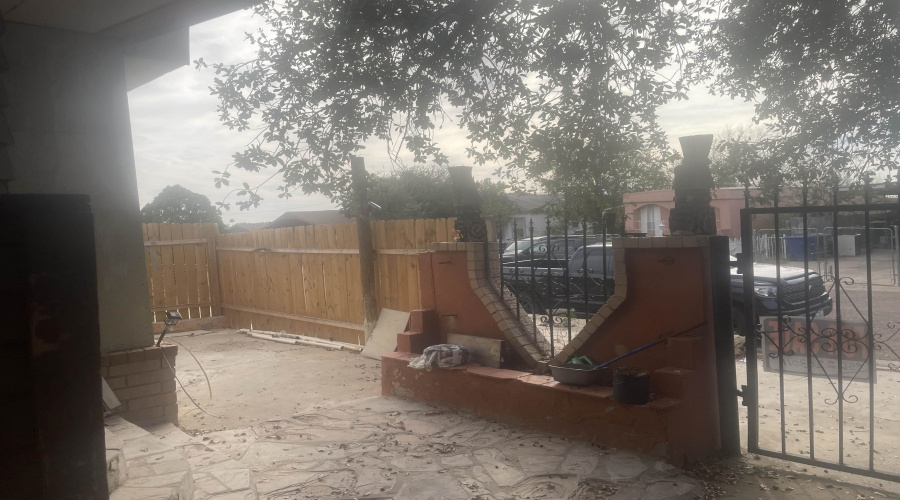 4543 Hachar Ln, Laredo, Texas 78046, 2 Bedrooms Bedrooms, 5 Rooms Rooms,2 BathroomsBathrooms,Residential,For Sale,4543 Hachar Ln,20254358