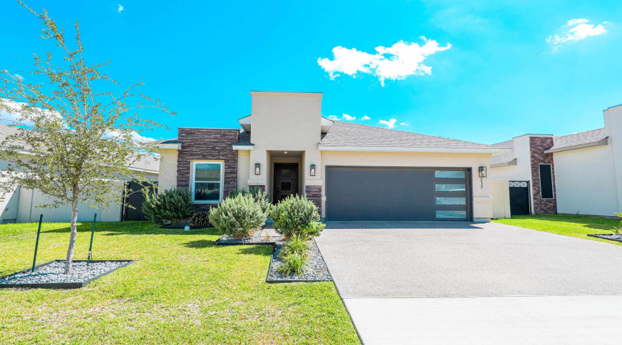 717 Journey Loop, Laredo, Texas 78045, 4 Bedrooms Bedrooms, 6 Rooms Rooms,2 BathroomsBathrooms,Residential,For Sale,717 Journey Loop,20254359