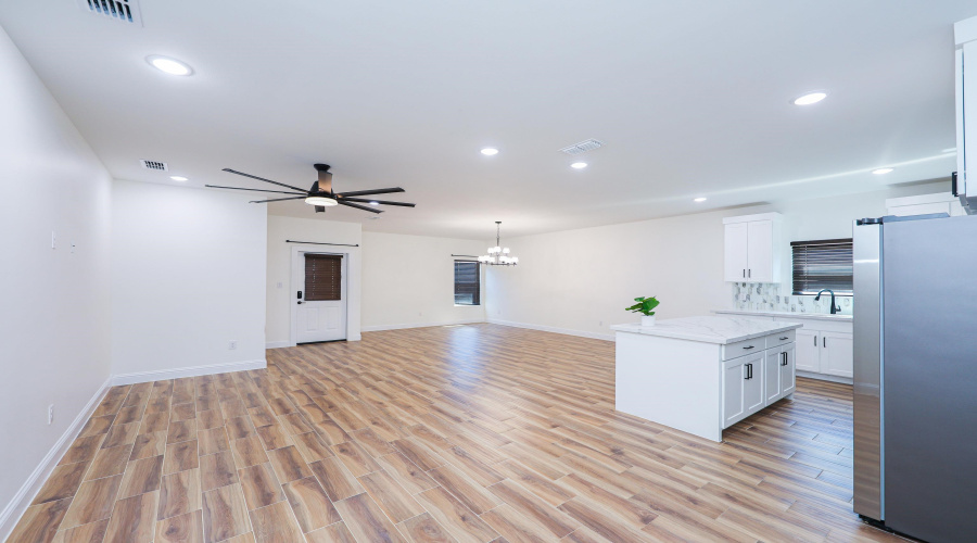 717 Journey Loop, Laredo, Texas 78045, 4 Bedrooms Bedrooms, 6 Rooms Rooms,2 BathroomsBathrooms,Residential,For Sale,717 Journey Loop,20254359