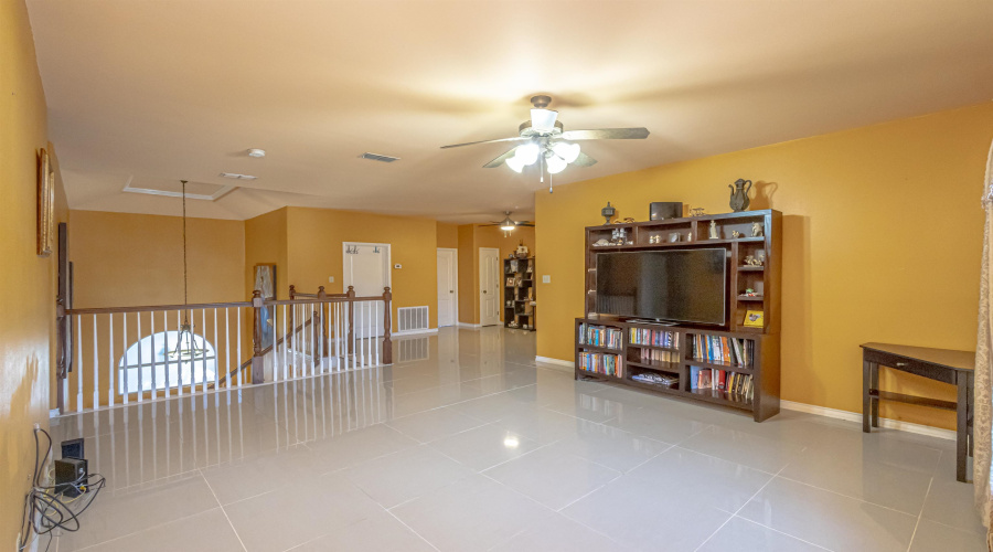 10601 Porfirio Dr, LAREDO, Texas 78045, 4 Bedrooms Bedrooms, 7 Rooms Rooms,3 BathroomsBathrooms,Residential,For Sale,10601 Porfirio Dr,20254361