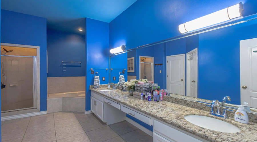 10601 Porfirio Dr, LAREDO, Texas 78045, 4 Bedrooms Bedrooms, 7 Rooms Rooms,3 BathroomsBathrooms,Residential,For Sale,10601 Porfirio Dr,20254361