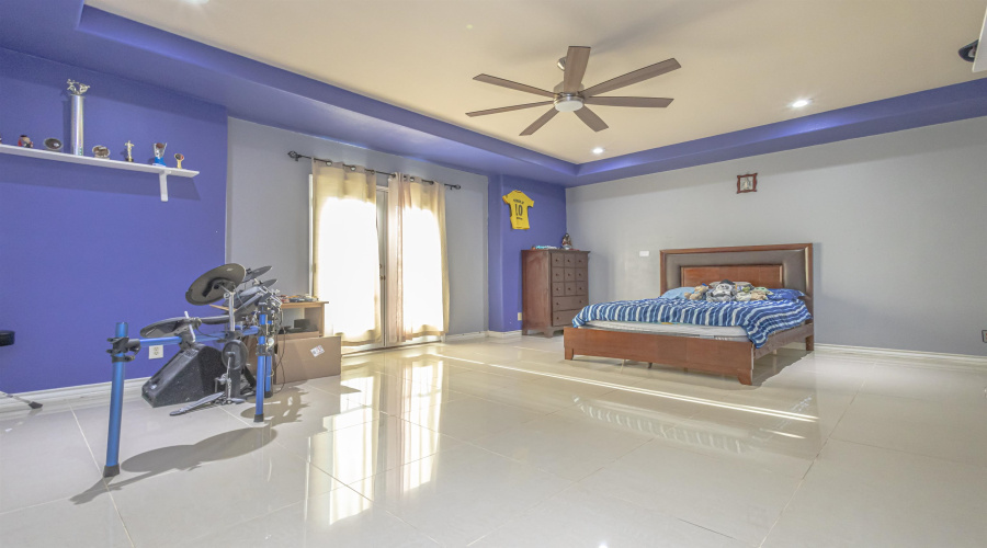 10601 Porfirio Dr, LAREDO, Texas 78045, 4 Bedrooms Bedrooms, 7 Rooms Rooms,3 BathroomsBathrooms,Residential,For Sale,10601 Porfirio Dr,20254361