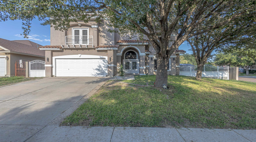 10601 Porfirio Dr, LAREDO, Texas 78045, 4 Bedrooms Bedrooms, 7 Rooms Rooms,3 BathroomsBathrooms,Residential,For Sale,10601 Porfirio Dr,20254361