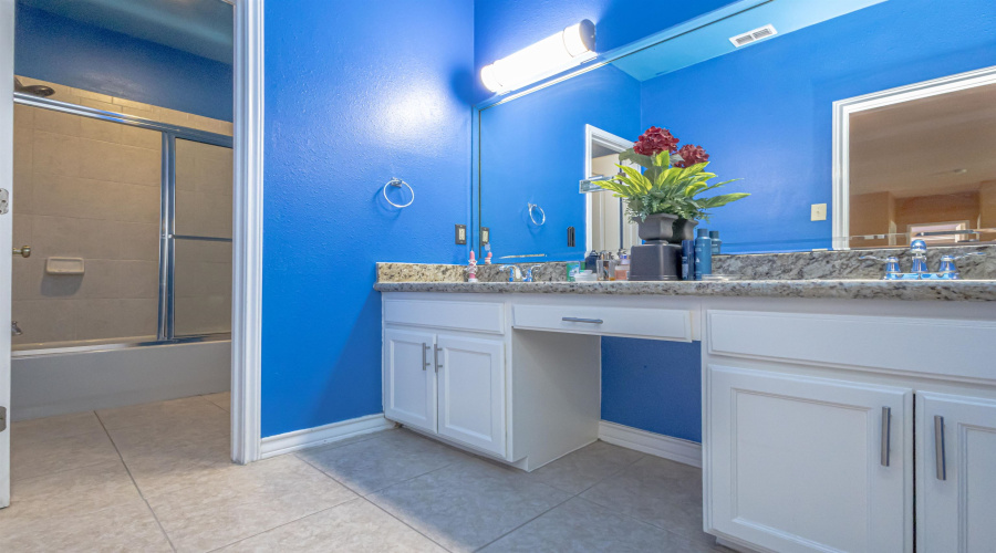 10601 Porfirio Dr, LAREDO, Texas 78045, 4 Bedrooms Bedrooms, 7 Rooms Rooms,3 BathroomsBathrooms,Residential,For Sale,10601 Porfirio Dr,20254361