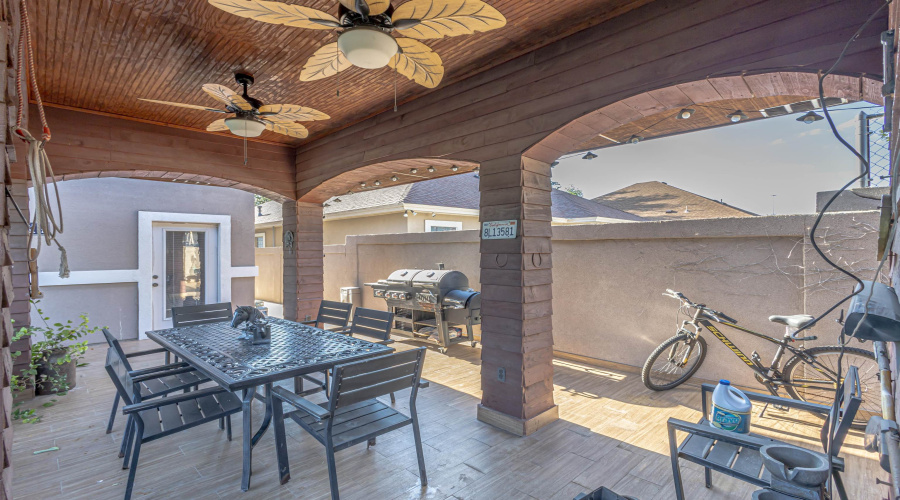 10601 Porfirio Dr, LAREDO, Texas 78045, 4 Bedrooms Bedrooms, 7 Rooms Rooms,3 BathroomsBathrooms,Residential,For Sale,10601 Porfirio Dr,20254361