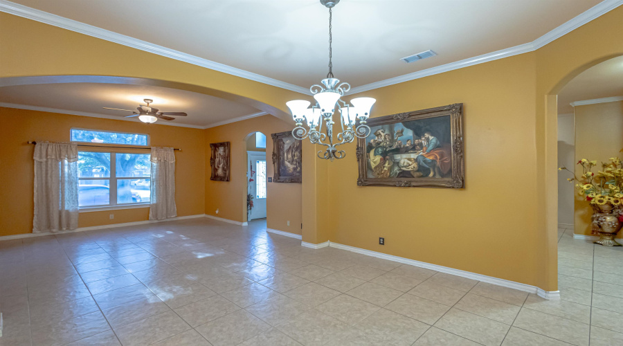 10601 Porfirio Dr, LAREDO, Texas 78045, 4 Bedrooms Bedrooms, 7 Rooms Rooms,3 BathroomsBathrooms,Residential,For Sale,10601 Porfirio Dr,20254361