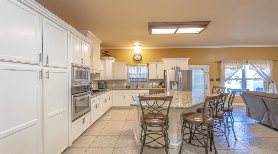 10601 Porfirio Dr, LAREDO, Texas 78045, 4 Bedrooms Bedrooms, 7 Rooms Rooms,3 BathroomsBathrooms,Residential,For Sale,10601 Porfirio Dr,20254361