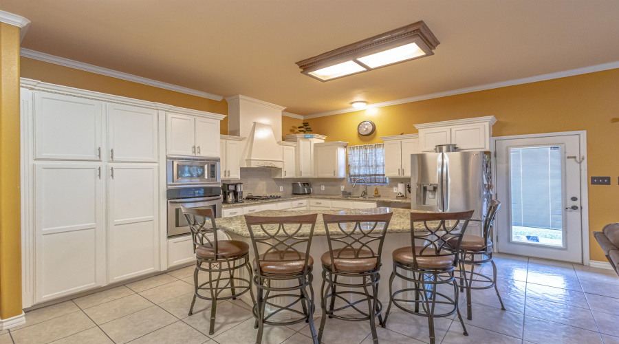 10601 Porfirio Dr, LAREDO, Texas 78045, 4 Bedrooms Bedrooms, 7 Rooms Rooms,3 BathroomsBathrooms,Residential,For Sale,10601 Porfirio Dr,20254361