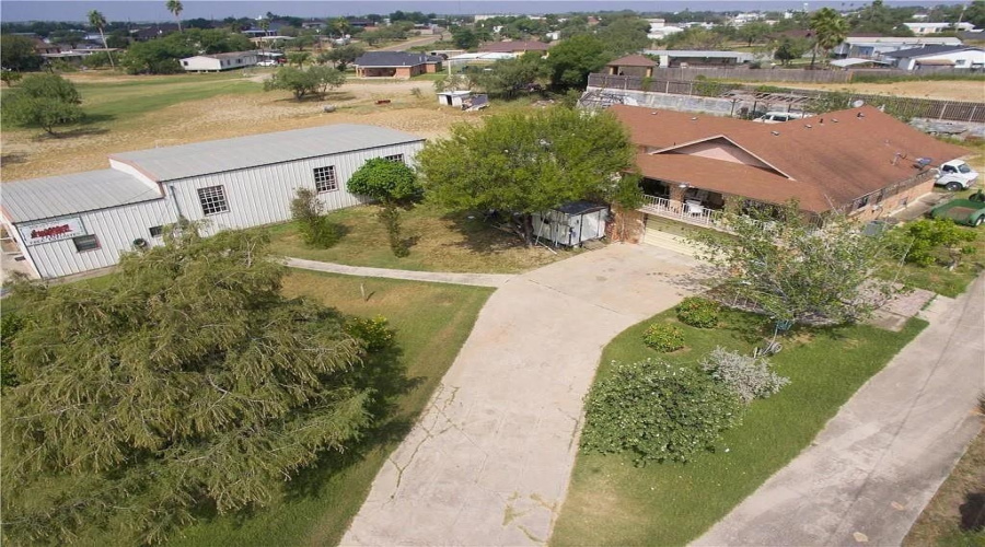 197 Madison Ave., Zapata, Texas 78076, 3 Bedrooms Bedrooms, 6 Rooms Rooms,3 BathroomsBathrooms,Residential,For Sale,197 Madison Ave.,20254363