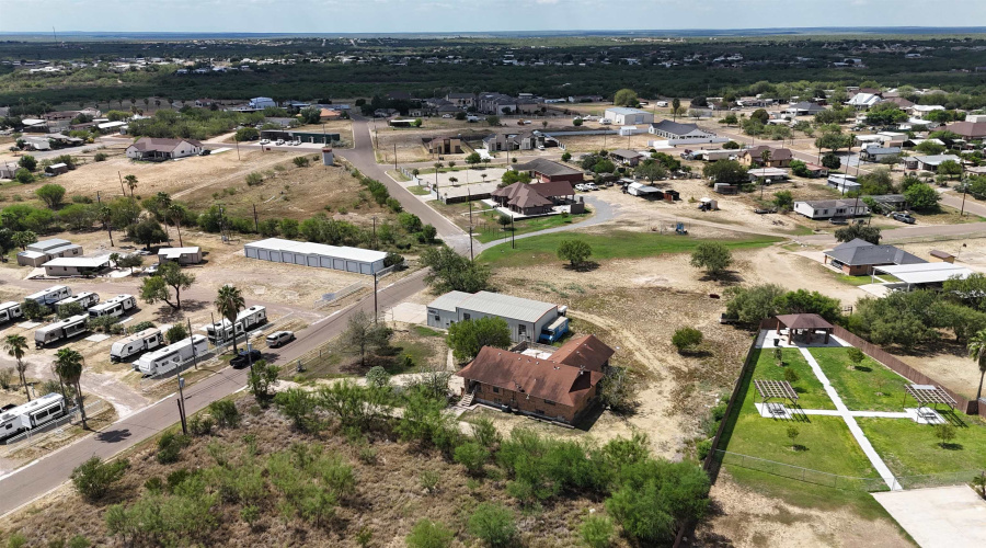 197 Madison Ave., Zapata, Texas 78076, 3 Bedrooms Bedrooms, 6 Rooms Rooms,3 BathroomsBathrooms,Residential,For Sale,197 Madison Ave.,20254363