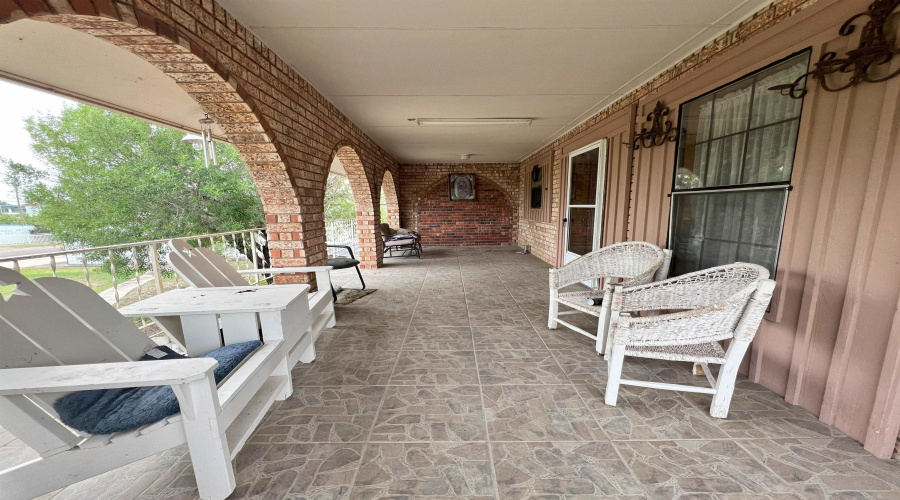 197 Madison Ave., Zapata, Texas 78076, 3 Bedrooms Bedrooms, 6 Rooms Rooms,3 BathroomsBathrooms,Residential,For Sale,197 Madison Ave.,20254363