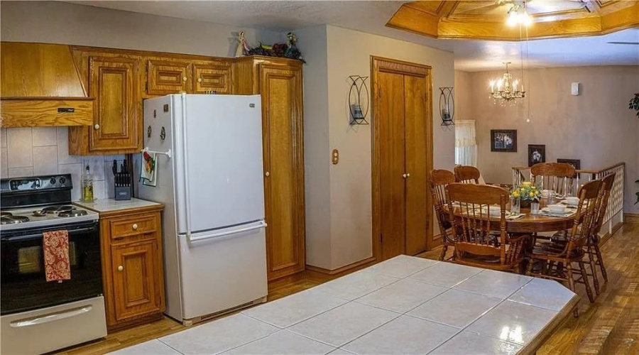 197 Madison Ave., Zapata, Texas 78076, 3 Bedrooms Bedrooms, 6 Rooms Rooms,3 BathroomsBathrooms,Residential,For Sale,197 Madison Ave.,20254363