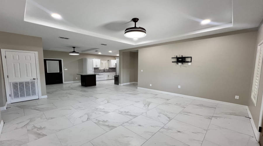 1103 Falcon Ave., Zapata, Texas 78076, 3 Bedrooms Bedrooms, 6 Rooms Rooms,2 BathroomsBathrooms,Residential,For Sale,1103 Falcon Ave.,20254364