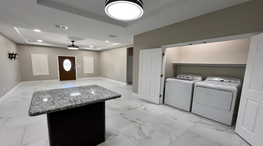 1103 Falcon Ave., Zapata, Texas 78076, 3 Bedrooms Bedrooms, 6 Rooms Rooms,2 BathroomsBathrooms,Residential,For Sale,1103 Falcon Ave.,20254364