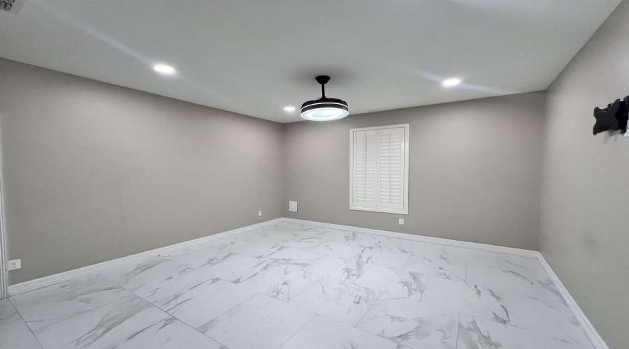 1103 Falcon Ave., Zapata, Texas 78076, 3 Bedrooms Bedrooms, 6 Rooms Rooms,2 BathroomsBathrooms,Residential,For Sale,1103 Falcon Ave.,20254364