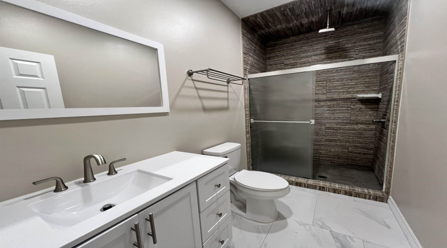 1103 Falcon Ave., Zapata, Texas 78076, 3 Bedrooms Bedrooms, 6 Rooms Rooms,2 BathroomsBathrooms,Residential,For Sale,1103 Falcon Ave.,20254364