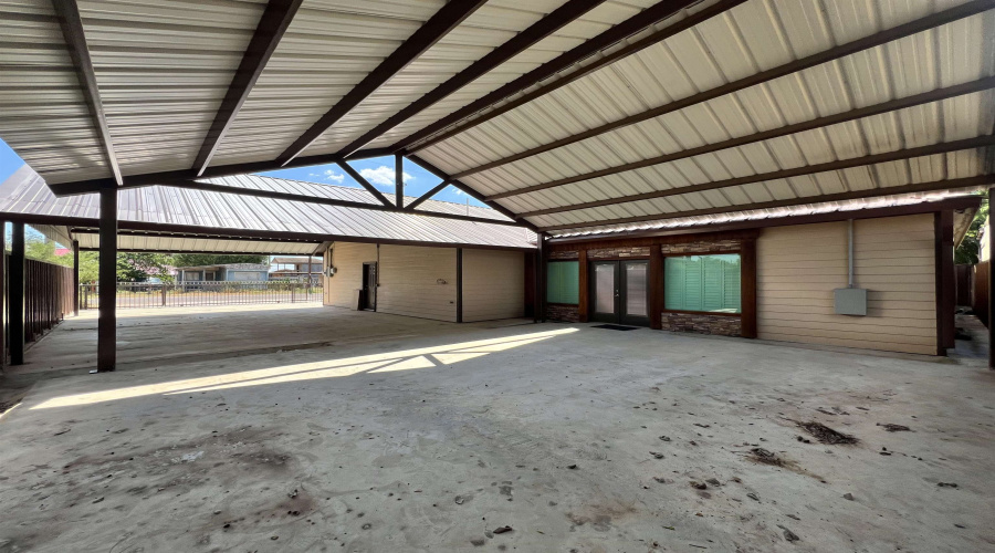 1103 Falcon Ave., Zapata, Texas 78076, 3 Bedrooms Bedrooms, 6 Rooms Rooms,2 BathroomsBathrooms,Residential,For Sale,1103 Falcon Ave.,20254364