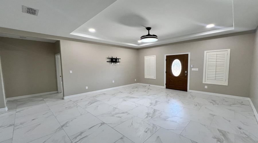 1103 Falcon Ave., Zapata, Texas 78076, 3 Bedrooms Bedrooms, 6 Rooms Rooms,2 BathroomsBathrooms,Residential,For Sale,1103 Falcon Ave.,20254364