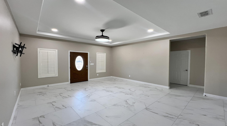 1103 Falcon Ave., Zapata, Texas 78076, 3 Bedrooms Bedrooms, 6 Rooms Rooms,2 BathroomsBathrooms,Residential,For Sale,1103 Falcon Ave.,20254364