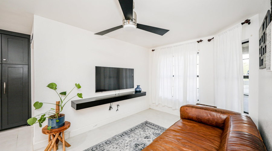 8 Fenwick Dr, LAREDO, Texas 78045, 4 Bedrooms Bedrooms, 8 Rooms Rooms,4 BathroomsBathrooms,Residential,For Sale,8 Fenwick Dr,20254365