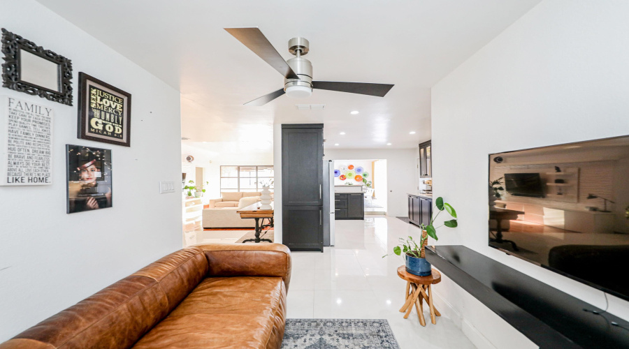 8 Fenwick Dr, LAREDO, Texas 78045, 4 Bedrooms Bedrooms, 8 Rooms Rooms,4 BathroomsBathrooms,Residential,For Sale,8 Fenwick Dr,20254365