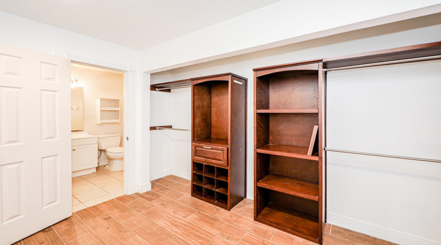 8 Fenwick Dr, LAREDO, Texas 78045, 4 Bedrooms Bedrooms, 8 Rooms Rooms,4 BathroomsBathrooms,Residential,For Sale,8 Fenwick Dr,20254365