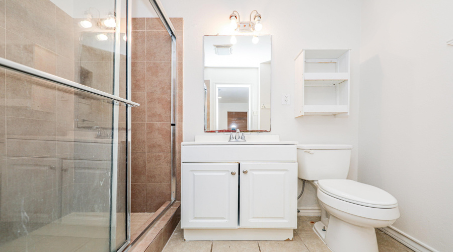 8 Fenwick Dr, LAREDO, Texas 78045, 4 Bedrooms Bedrooms, 8 Rooms Rooms,4 BathroomsBathrooms,Residential,For Sale,8 Fenwick Dr,20254365