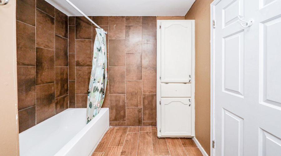 8 Fenwick Dr, LAREDO, Texas 78045, 4 Bedrooms Bedrooms, 8 Rooms Rooms,4 BathroomsBathrooms,Residential,For Sale,8 Fenwick Dr,20254365