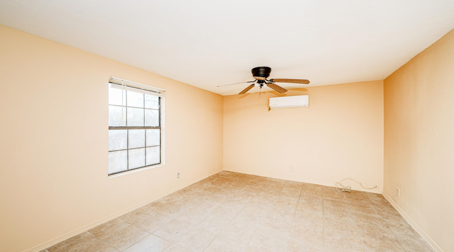 8 Fenwick Dr, LAREDO, Texas 78045, 4 Bedrooms Bedrooms, 8 Rooms Rooms,4 BathroomsBathrooms,Residential,For Sale,8 Fenwick Dr,20254365