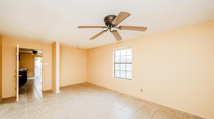 8 Fenwick Dr, LAREDO, Texas 78045, 4 Bedrooms Bedrooms, 8 Rooms Rooms,4 BathroomsBathrooms,Residential,For Sale,8 Fenwick Dr,20254365