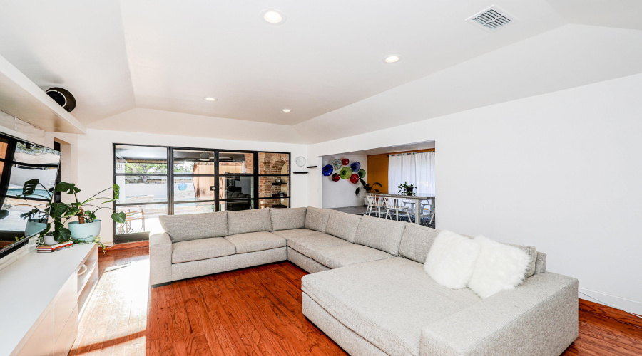 8 Fenwick Dr, LAREDO, Texas 78045, 4 Bedrooms Bedrooms, 8 Rooms Rooms,4 BathroomsBathrooms,Residential,For Sale,8 Fenwick Dr,20254365