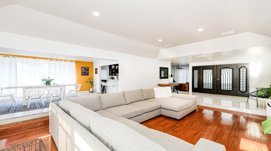 8 Fenwick Dr, LAREDO, Texas 78045, 4 Bedrooms Bedrooms, 8 Rooms Rooms,4 BathroomsBathrooms,Residential,For Sale,8 Fenwick Dr,20254365