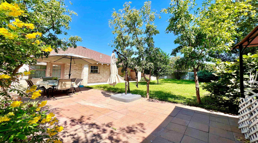 2023 Chimayo Rd, LAREDO, Texas 78045, 3 Bedrooms Bedrooms, 6 Rooms Rooms,2 BathroomsBathrooms,Residential,For Sale,2023 Chimayo Rd,20254374