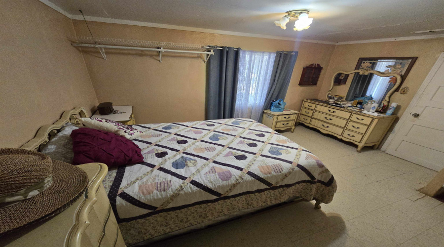 1814 Madison St, Laredo, Texas 78040, 2 Bedrooms Bedrooms, 4 Rooms Rooms,1 BathroomBathrooms,Residential,For Sale,1814 Madison St,20254376