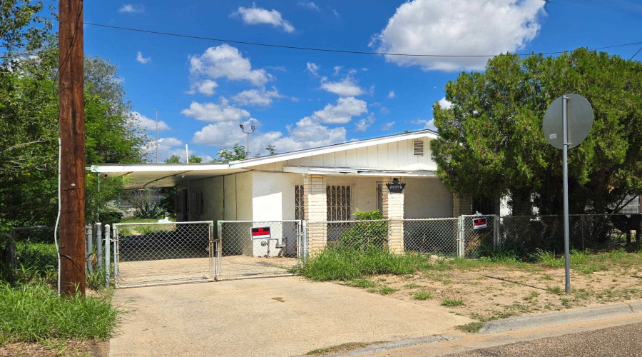 1814 Madison St, Laredo, Texas 78040, 2 Bedrooms Bedrooms, 4 Rooms Rooms,1 BathroomBathrooms,Residential,For Sale,1814 Madison St,20254376