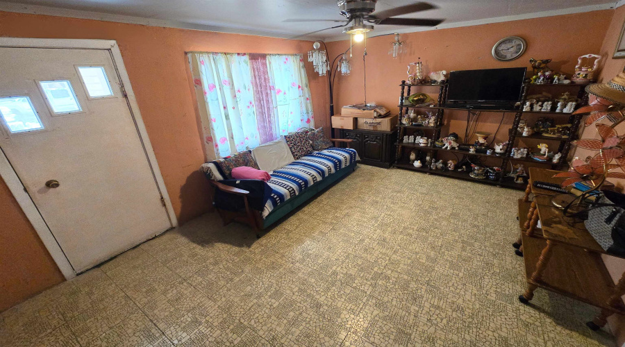 1814 Madison St, Laredo, Texas 78040, 2 Bedrooms Bedrooms, 4 Rooms Rooms,1 BathroomBathrooms,Residential,For Sale,1814 Madison St,20254376