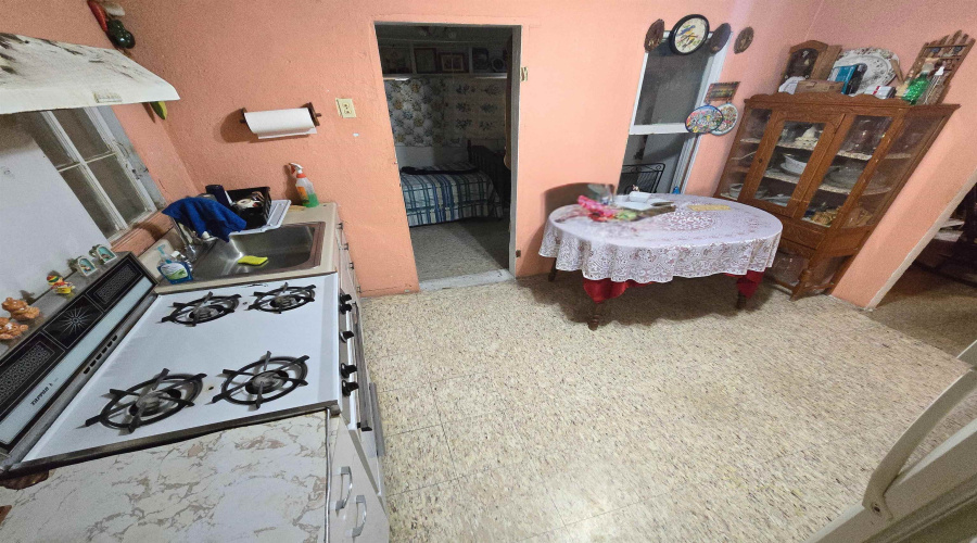 1814 Madison St, Laredo, Texas 78040, 2 Bedrooms Bedrooms, 4 Rooms Rooms,1 BathroomBathrooms,Residential,For Sale,1814 Madison St,20254376