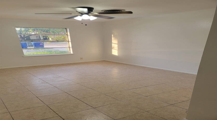 713 A Lindenwood Dr, Laredo, Texas 78045, 3 Bedrooms Bedrooms, 6 Rooms Rooms,2 BathroomsBathrooms,Residential,For Rent,713 A Lindenwood Dr,20254382