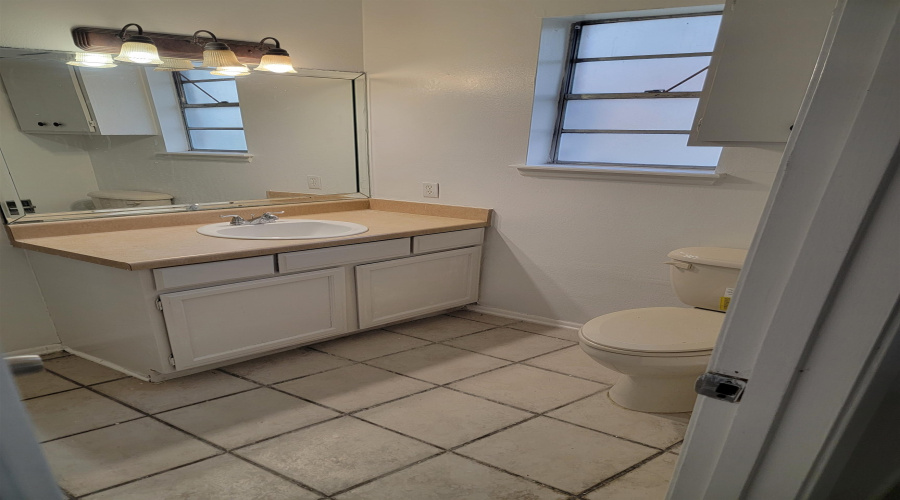 713 A Lindenwood Dr, Laredo, Texas 78045, 3 Bedrooms Bedrooms, 6 Rooms Rooms,2 BathroomsBathrooms,Residential,For Rent,713 A Lindenwood Dr,20254382